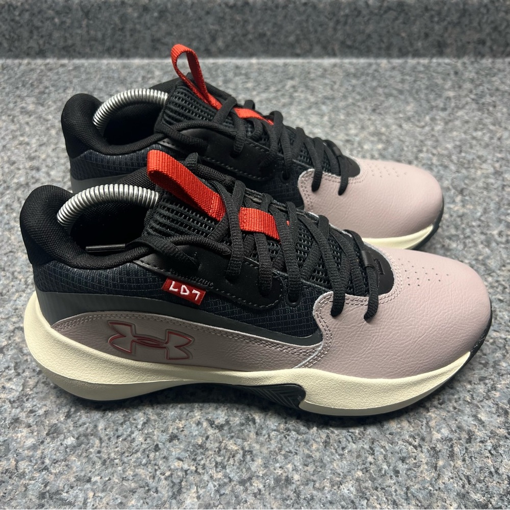 NEW Under Armour Lockdown 7 Basketball Shoes  Sneaker | Men’s 7.5 Women’s 9